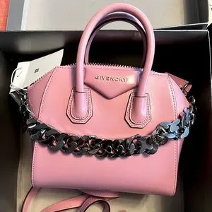 25SS Givenchy MINI ANTIGONA ピンク ロゴ レザー ハンドバッグ Mini Antigona bag in Box leather in - neon pink | Givenchy US